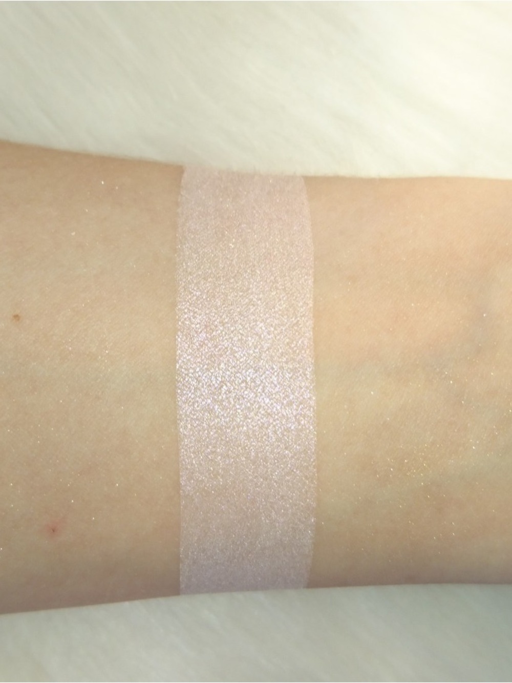 BECCA Prismatic Amethyst Shimmering Skin Perfector Pressed Highlighter - Picture 3 of 4